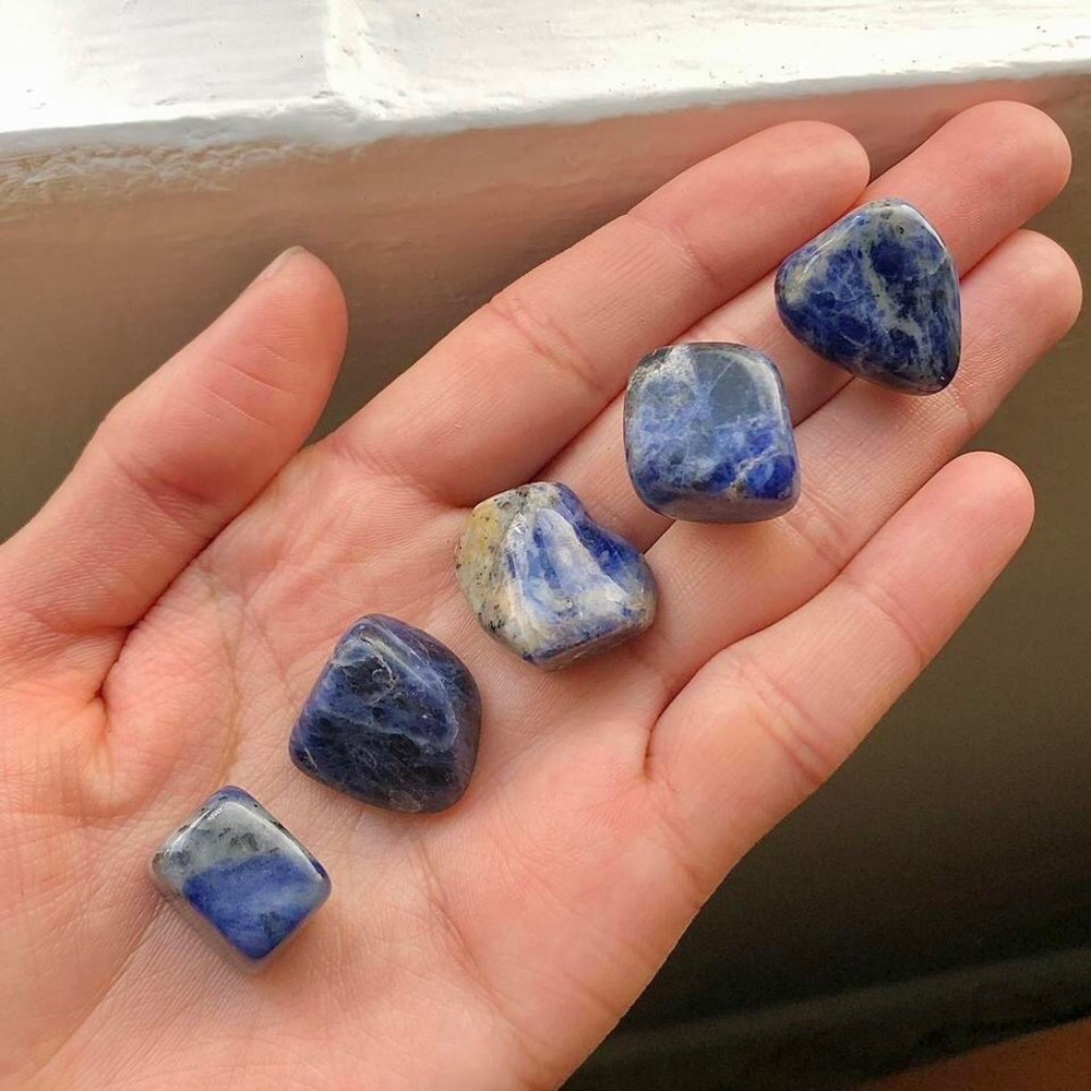 Set of 5 sodalite tumbled stones